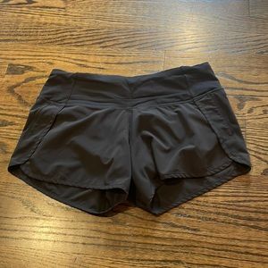 Lululemon Speed Up Short 4” size 4 in Black